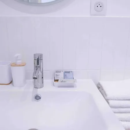 Portes De Paris - Rer C A 2 Min - Wi-fi - Parking Inclus * Choisy-le-Roi